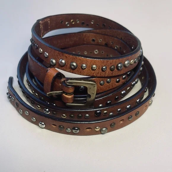 New! Bella Di Slim Studded Italian Leather Belt display picture 2